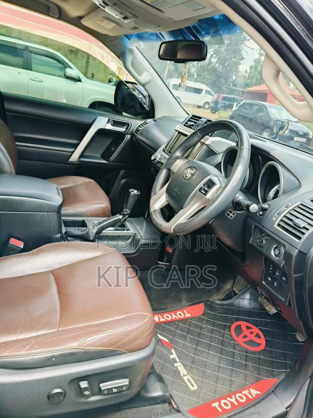 Toyota Land Cruiser Prado 2016 Black