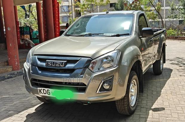 Isuzu D-MAX 2021 Gray