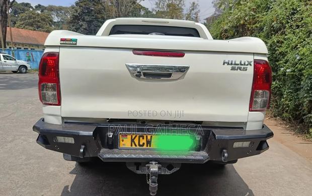 Toyota Hilux 2017 White