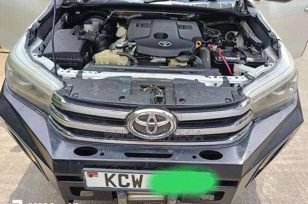 Toyota Hilux 2017 White