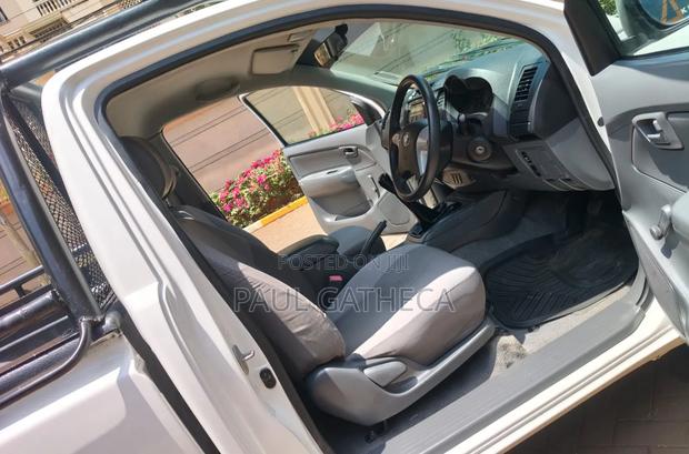 Toyota Hilux 2014 White