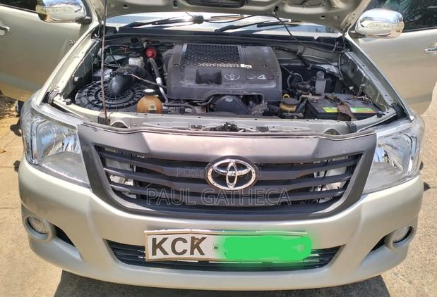 Toyota Hilux 2010 White