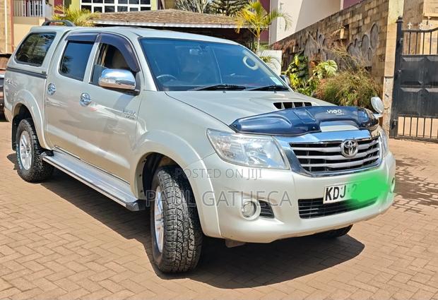 Toyota Hilux 2015 White