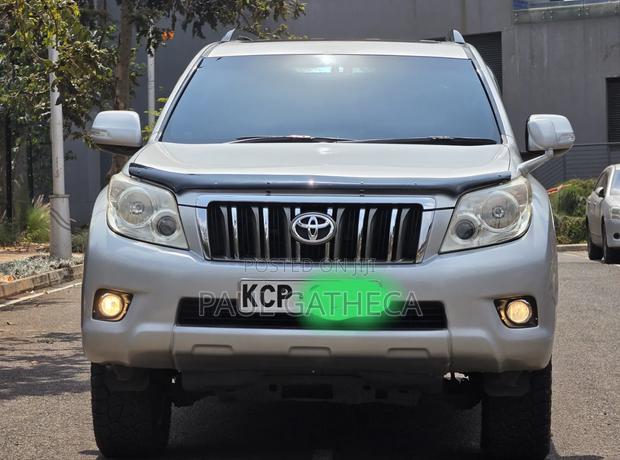 Toyota Land Cruiser Prado 2011 White