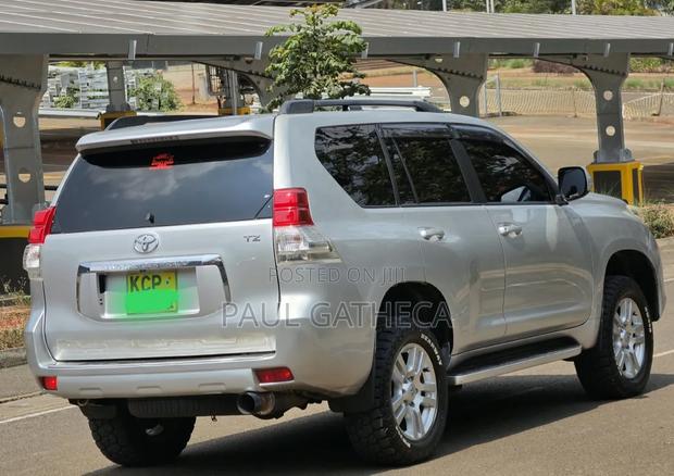 Toyota Land Cruiser Prado 2011 White