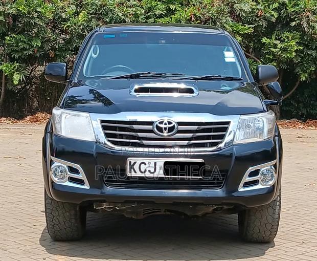 Toyota Hilux 2012 Black