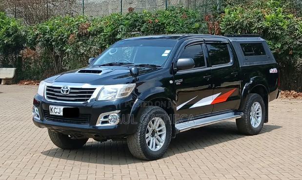 Toyota Hilux 2012 Black