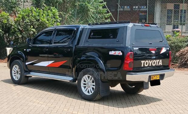 Toyota Hilux 2012 Black