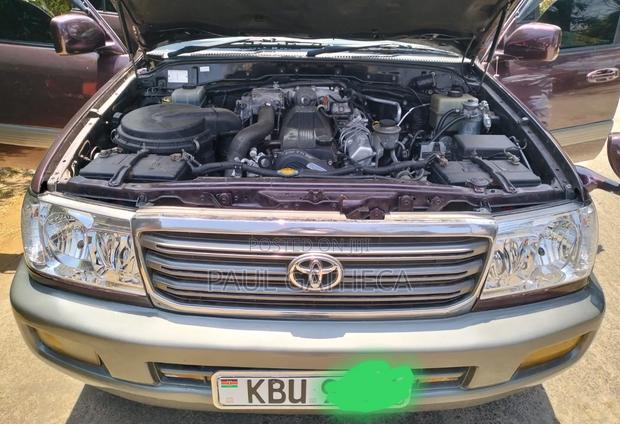 Toyota Land Cruiser Prado 2006 Maroon
