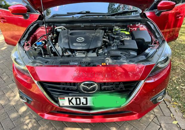 Mazda Axela 2015 Red