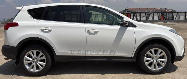 Toyota RAV4 Limited 4dr SUV AWD (2.5L 4cyl 6A) 2014 White
