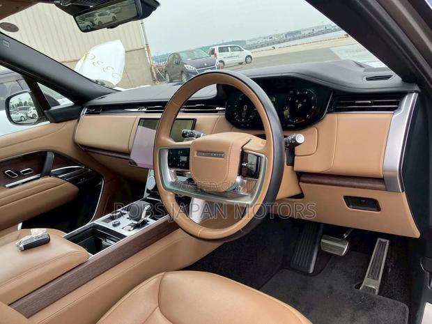 Land Rover Range Rover Vogue 2023 Gold