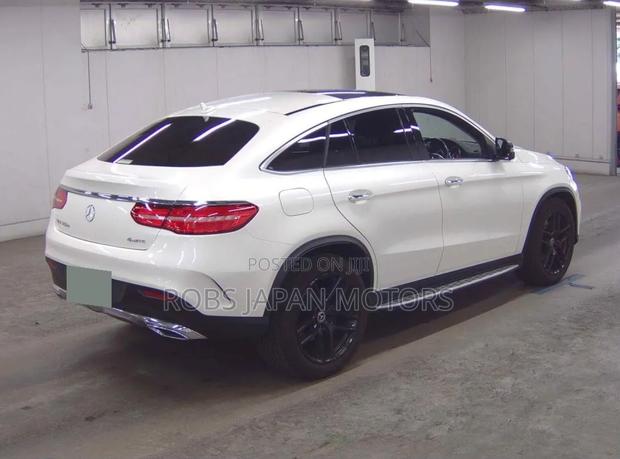 Mercedes-Benz GLE-Class 2019 Off white