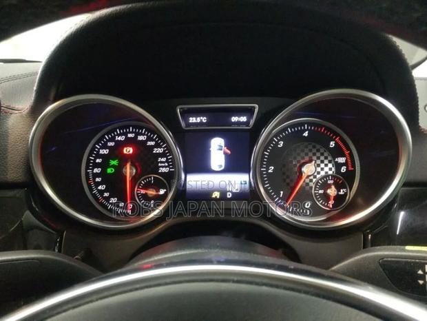 Mercedes-Benz GLE-Class 2019 Off white