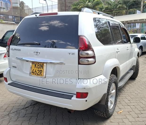 Toyota Land Cruiser Prado 2003 White