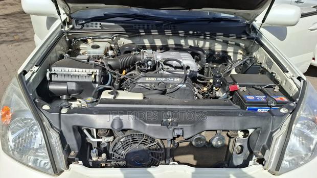 Toyota Land Cruiser Prado 2003 White