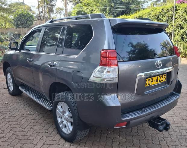 Toyota Land Cruiser Prado 2010 Gray