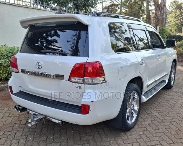 Toyota Land Cruiser 2008 White