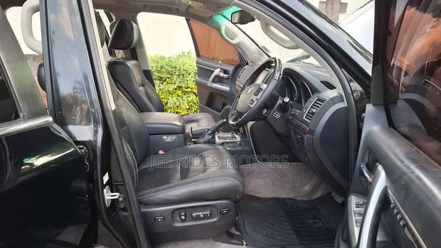 Toyota Land Cruiser 2012 Black