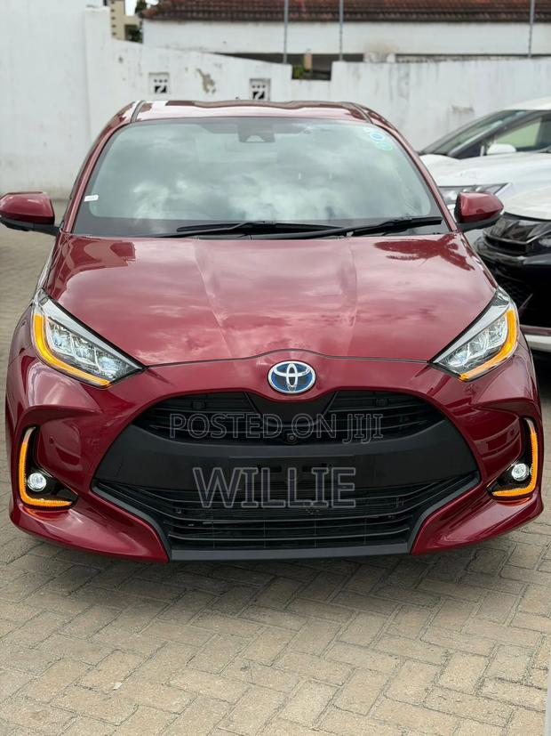 Toyota Yaris 2019 Maroon