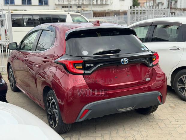 Toyota Yaris 2019 Maroon