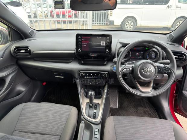 Toyota Yaris 2019 Maroon