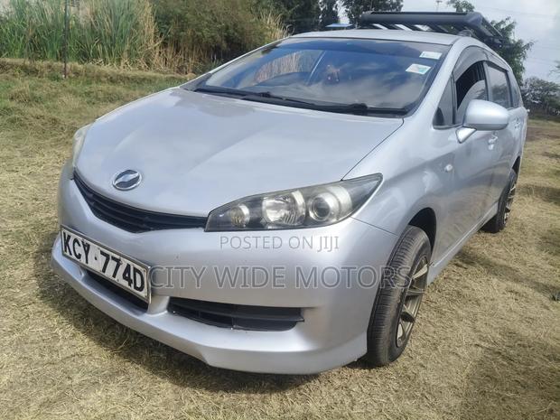 Toyota Wish 2012 Silver