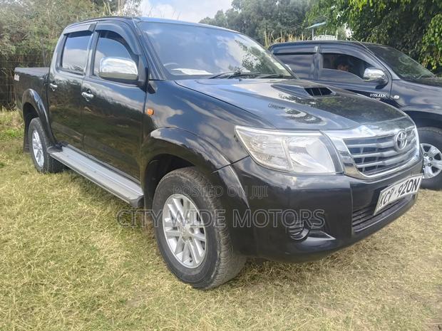 Toyota Hilux 2011 Black
