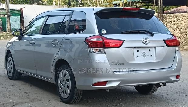 Toyota Corolla Fielder 2020 Silver