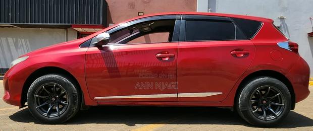 Toyota Auris 2013 Red