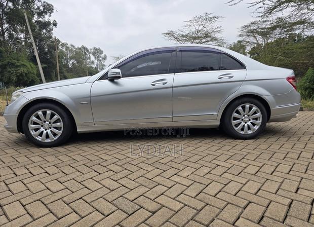 Mercedes-Benz C200 2012 Silver