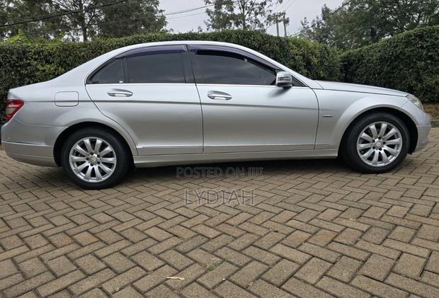 Mercedes-Benz C200 2012 Silver