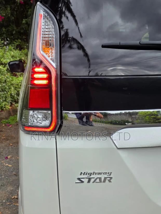 Nissan Serena 2019 Pearl