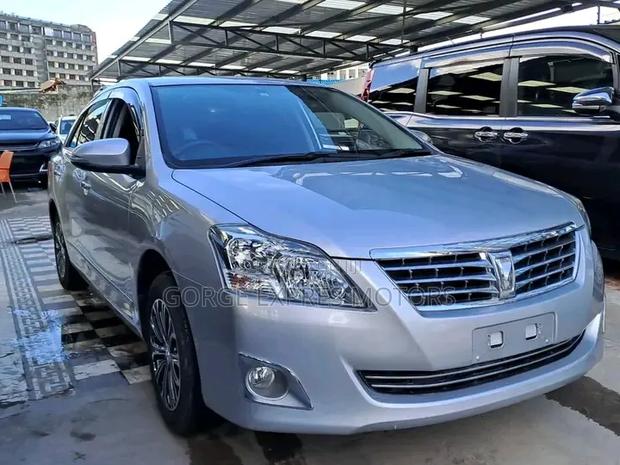 Toyota Premio 2013 Silver