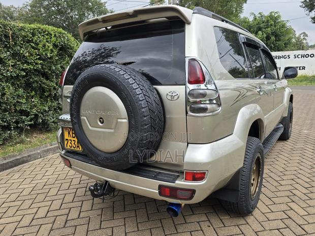 Toyota Land Cruiser Prado 2005 Gold