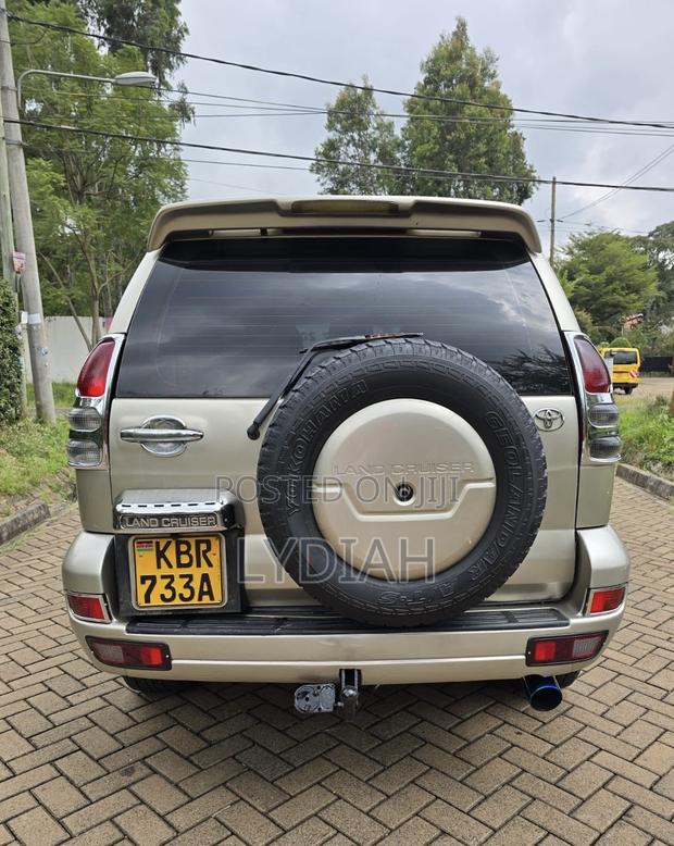 Toyota Land Cruiser Prado 2005 Gold