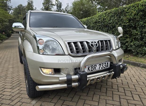 Toyota Land Cruiser Prado 2005 Gold