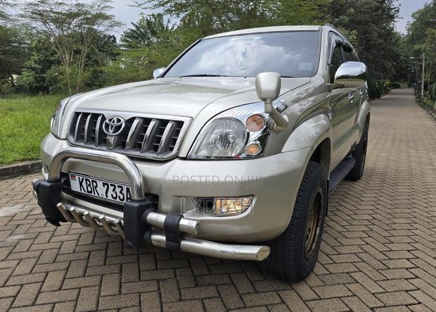 Toyota Land Cruiser Prado 2005 Gold