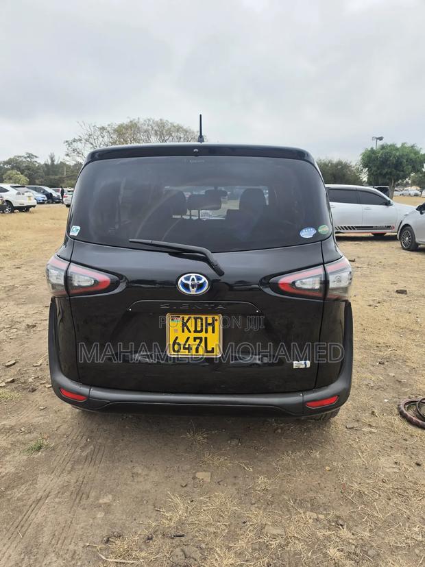 Toyota Sienta 2016 Black