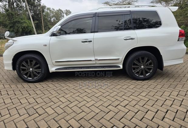 Toyota Land Cruiser 2008 White