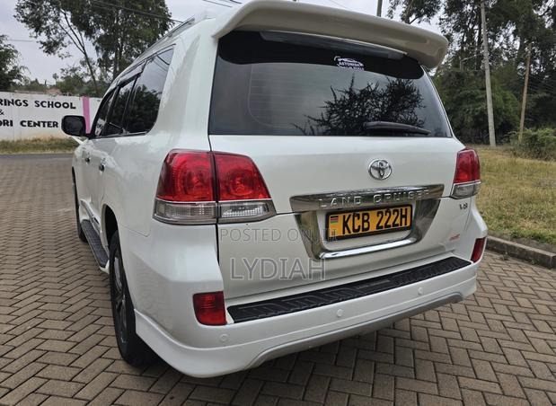 Toyota Land Cruiser 2008 White