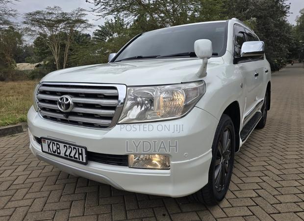 Toyota Land Cruiser 2008 White