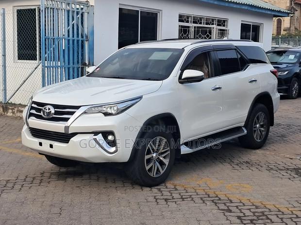 Toyota Fortuner 2019 White
