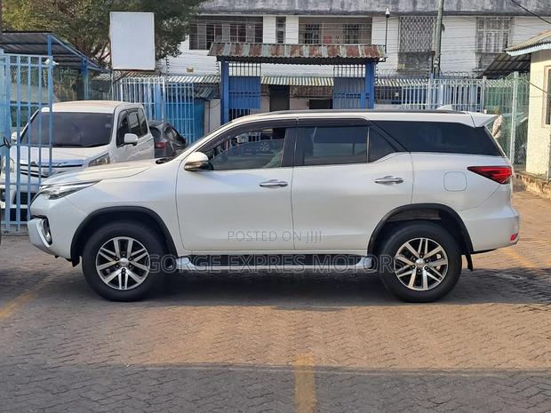 Toyota Fortuner 2019 White