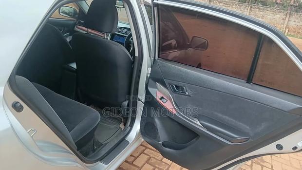 Toyota Premio 2011 Silver