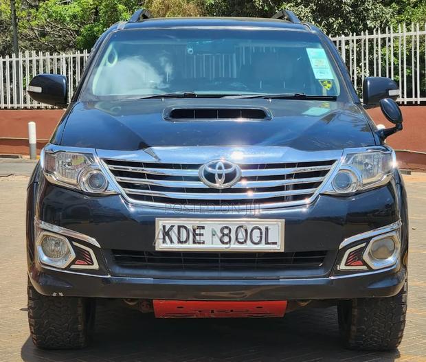 Toyota Fortuner 3.0 D AWD 2014 Black