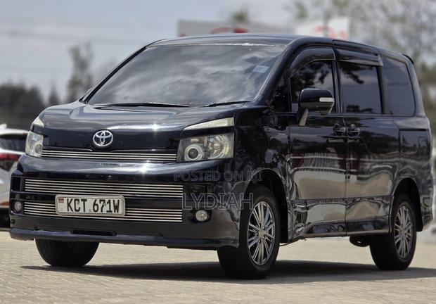 Toyota Voxy 2012 Black