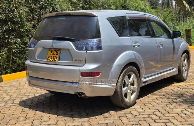 Mitsubishi Outlander 2010 Silver