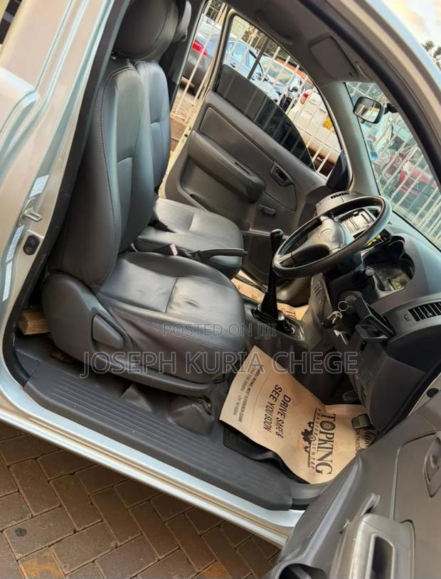 Toyota Hilux 2012 Silver