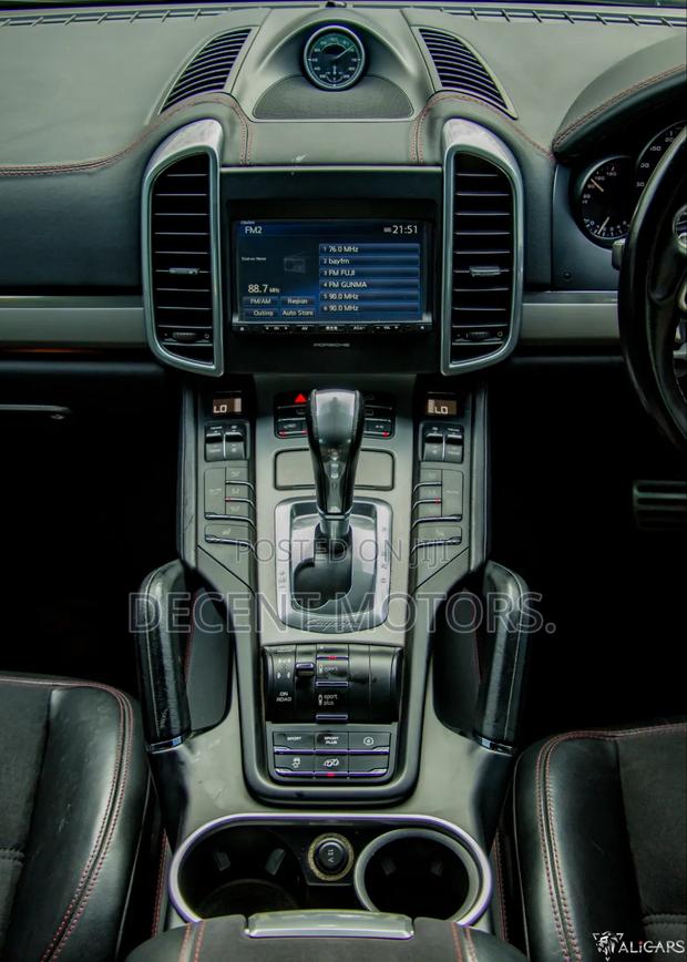 Porsche Cayenne 2017 White